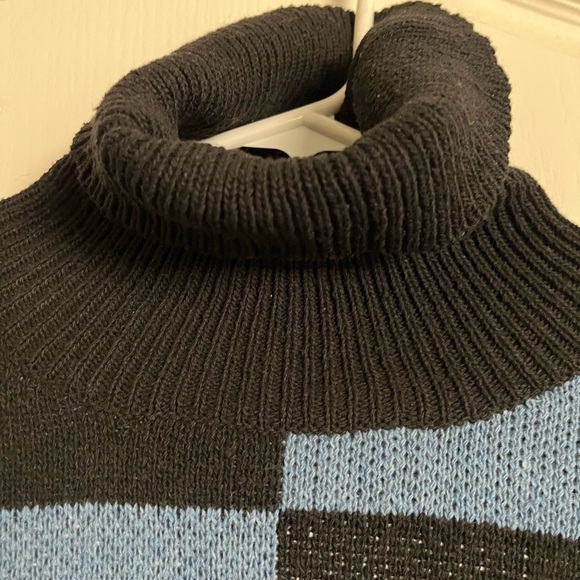 Men’s medium black and blue turtleneck sweater. - Picture 5 of 7